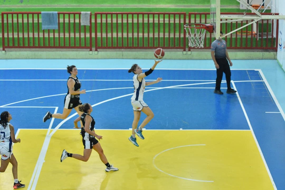 São José e Bal. Piçarras dão a largada na busca do título do basquete feminino no Jasc 2024
