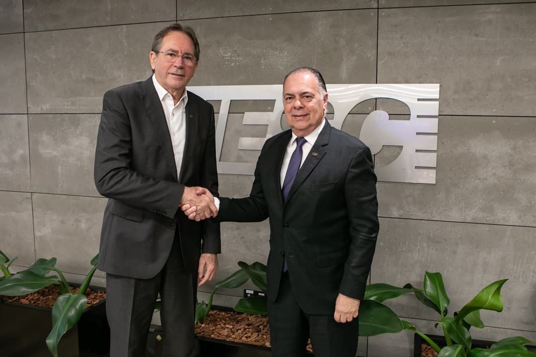Gilberto Seleme assume presidência da FIESC após gestão histórica de Mario Cezar de Aguiar