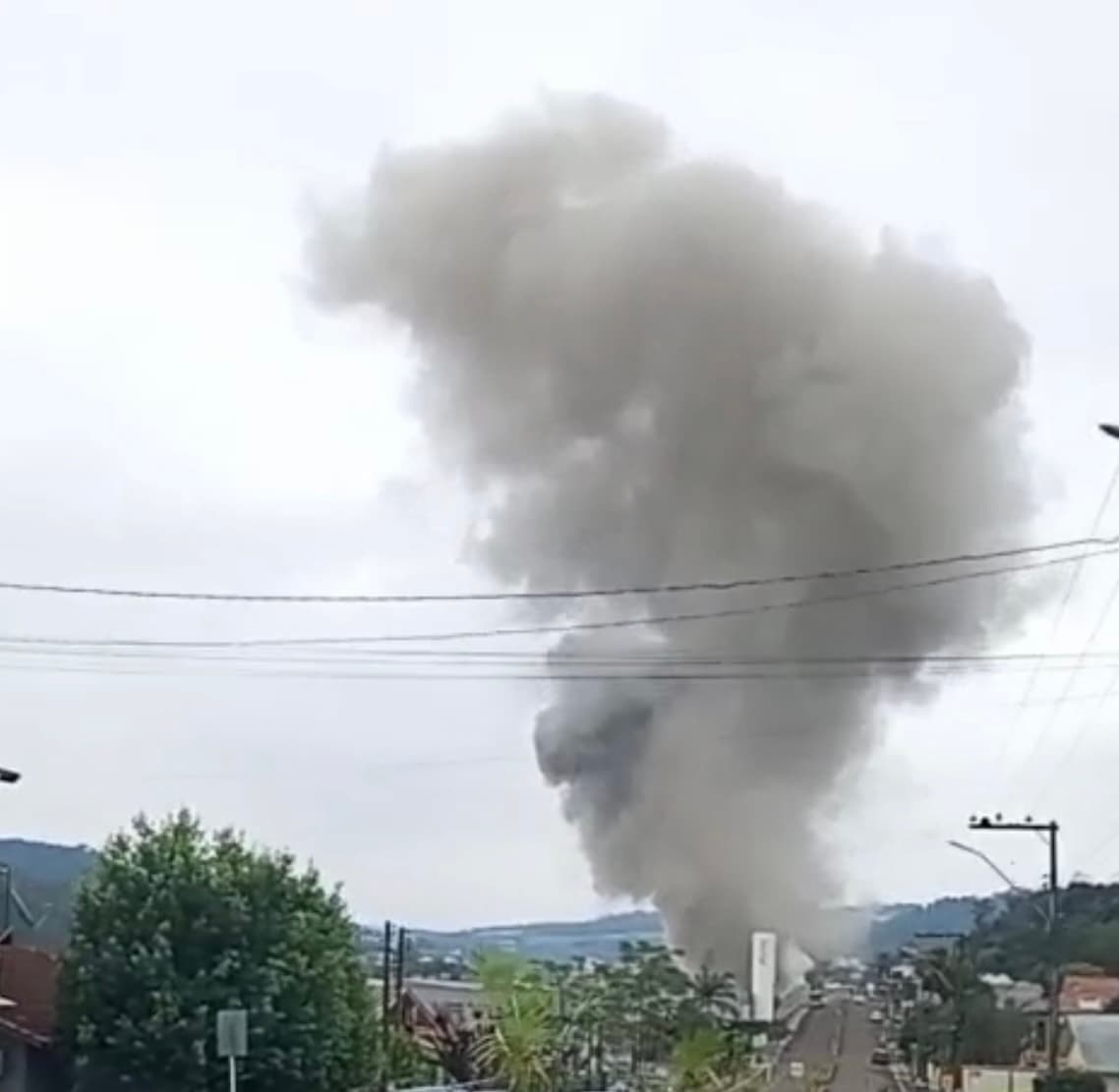 Explosão em empresa assusta moradores
