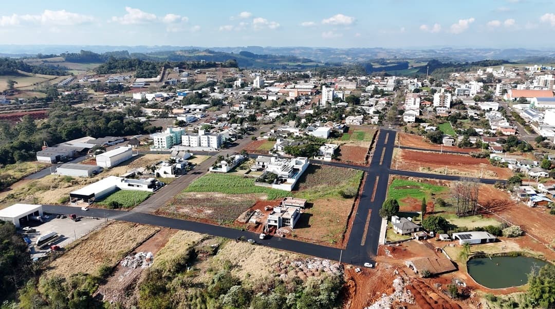 Pinhalzinho conclui mais uma etapa de reperfilagem asfáltica