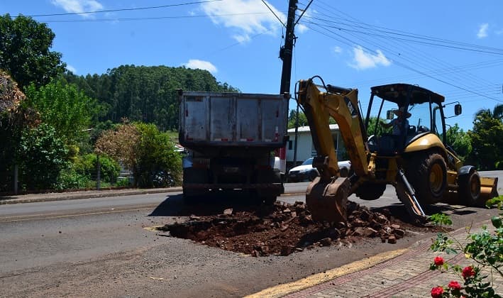 Obras de revitalização de avenida em União do Oeste é iniciada 