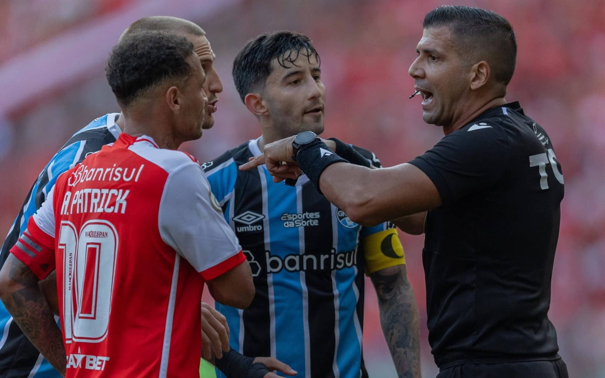 Um grenal que ninguém quer ser favorito