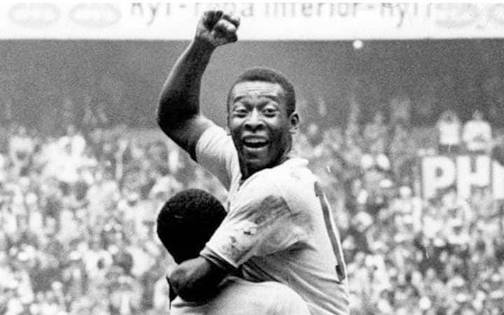 Pelé, foi o único jogador do mundo a ter três títulos de Copa do Mundo, sendo em 1958, 1962 e 1970 (Foto: FIFA)