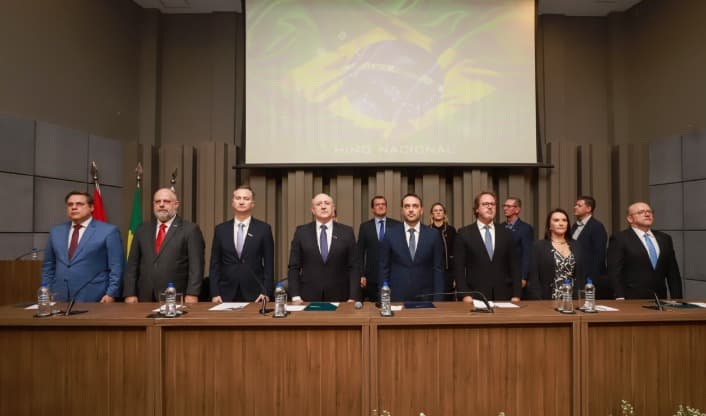 Hélio Frozza toma posse como presidente do Sicoob advocacia
