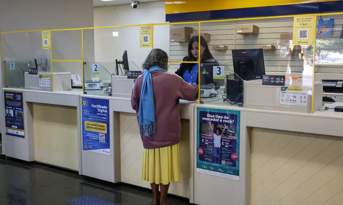 Em busca do ressarcimento: mais de 488 mil já foram aos Correios contestar descontos indevidos do INSS