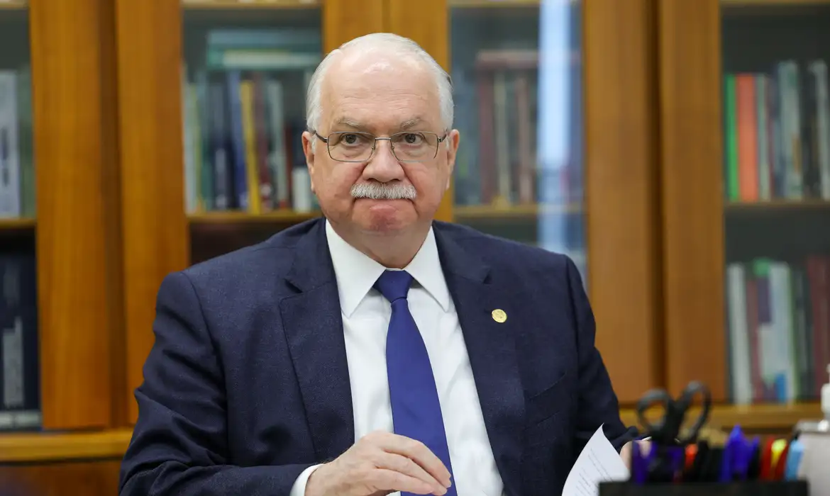 Edson Fachin é eleito presidente do STF com Alexandre de Moraes como vice