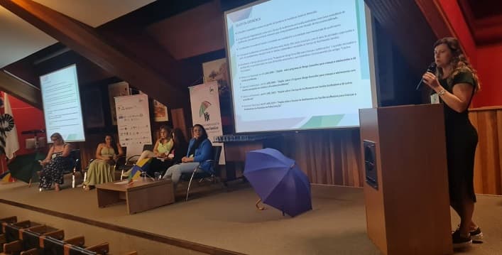 Assistência Social de Pinhalzinho participam de seminário internacional