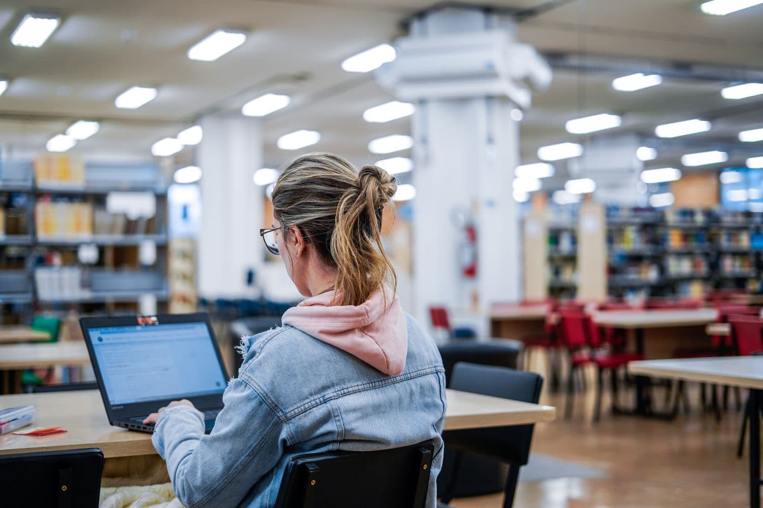 Em meio a polêmicas, editais do Universidade Gratuita e Fumdesc para o segundo semestre são publicados