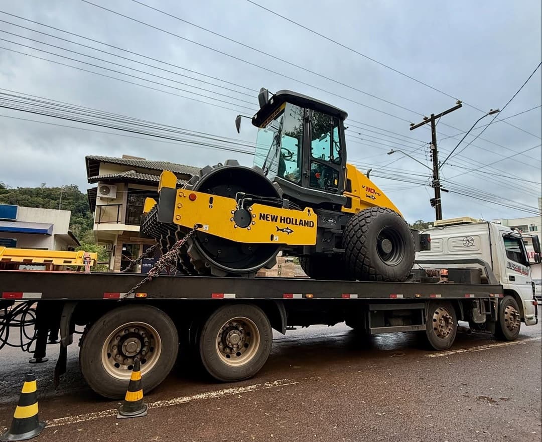 Nova Itaberaba recebe novo rolo compactador