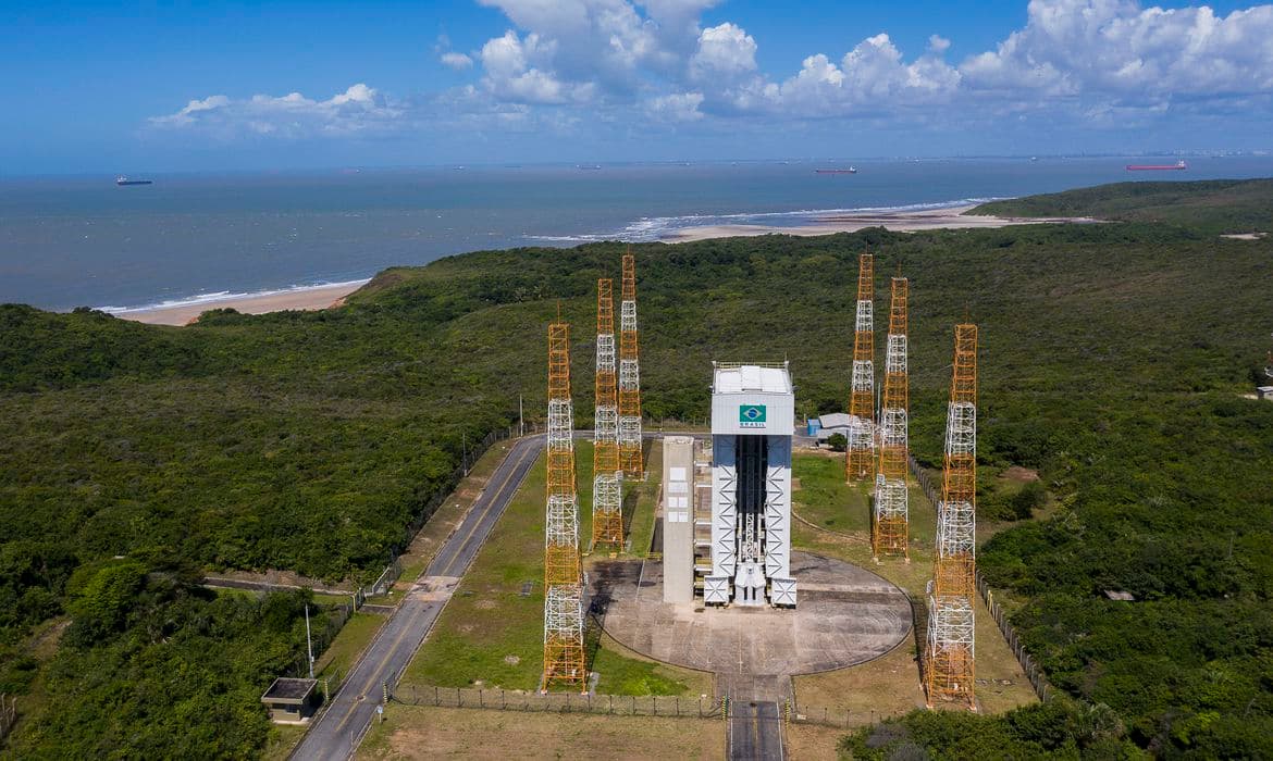 Foguete coreano de 16 metros será lançado em território brasileiro