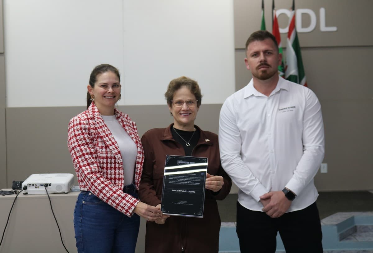 Emergência em um toque; colégios recebem botões do pânico na região