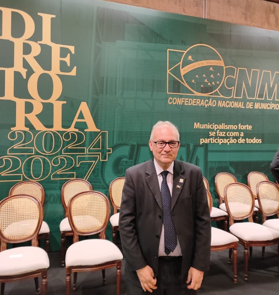Prefeito de Pinhalzinho é empossado coordenador para Região Sul da CNM