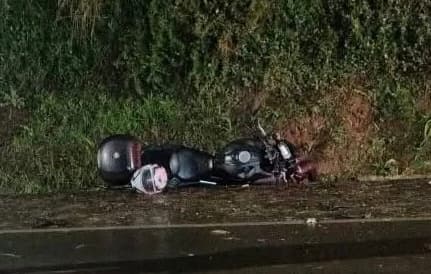 Motociclista tem perna amputada em acidente