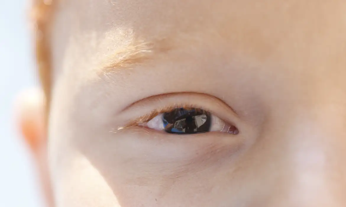 Cartilha alerta para os cuidados com a saúde ocular infantil