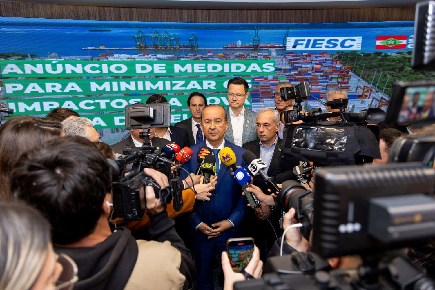 SC lança pacote de R$435 milhões para amparar exportadores afetados por tarifa dos EUA