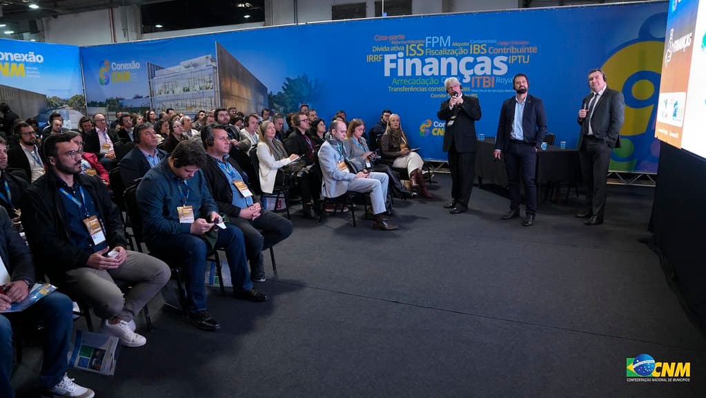 Prefeitos e servidores municipais participam de treinamento da CNM
