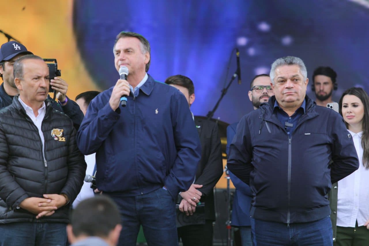 Vídeo: Bolsonaro sugere reeleição de Jorginho e João no Senado