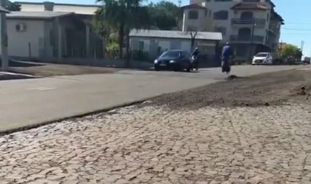 Colocação de lombada promove saltos inesperados; vídeo!