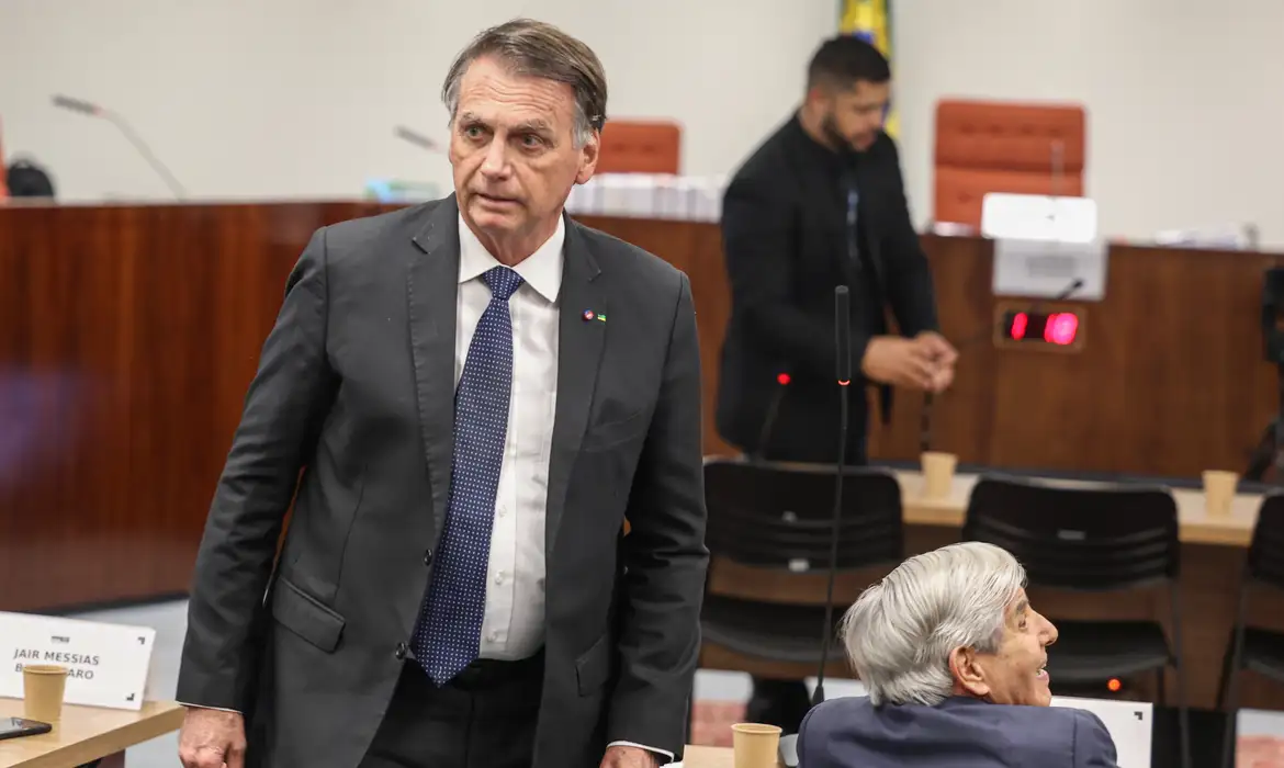 PGR pede condenação de Bolsonaro e aliados por tentativa de golpe de Estado