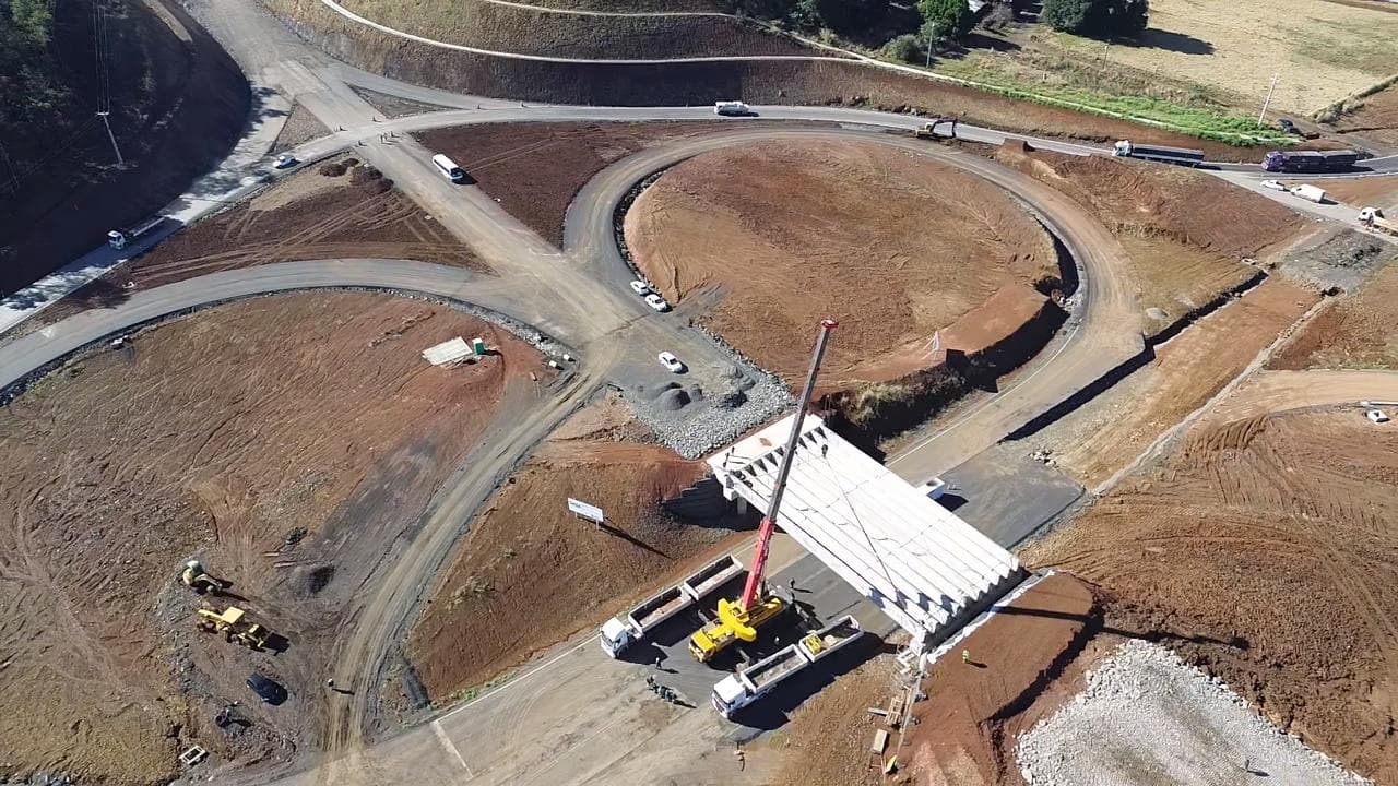 Obra do elevado avança com içamento de vigas em Maravilha