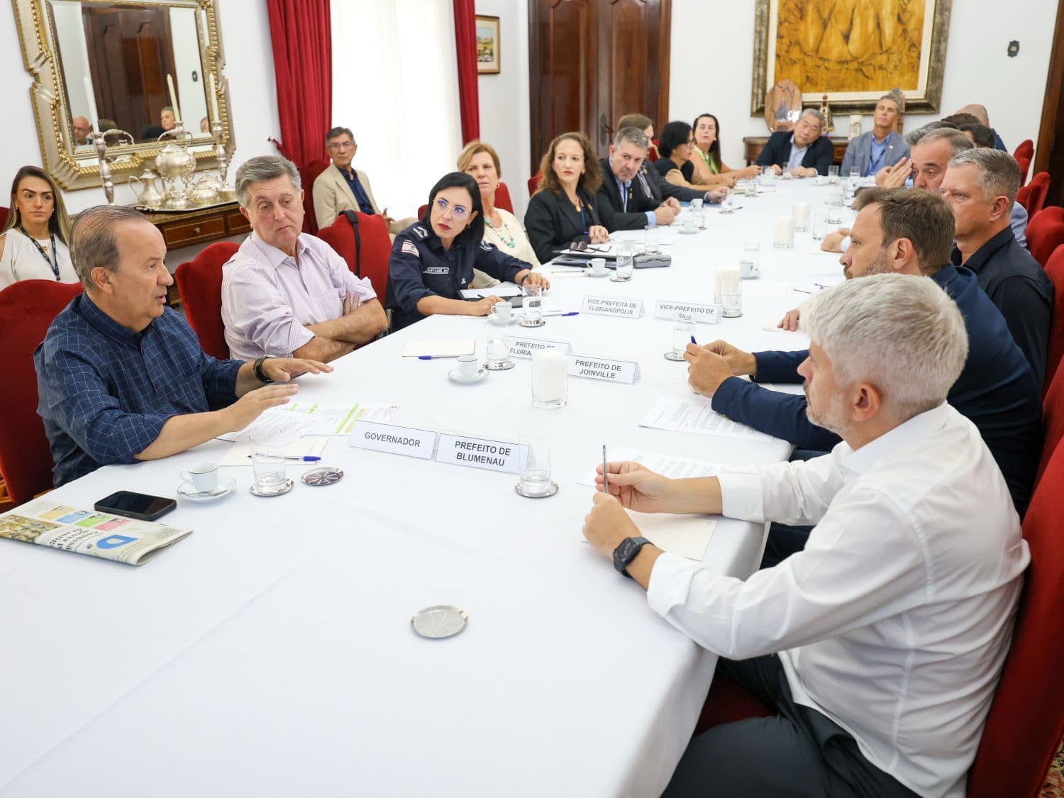 Governo do Estado e Fecam propõe estudo para criar políticas públicas para população de rua
