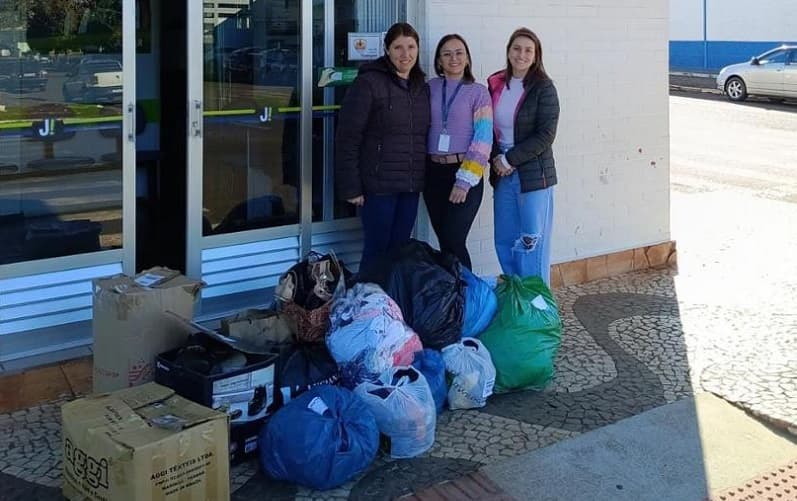 Empresa de Pinhalzinho faz arrecadação de agasalhos e distribuí para famílias carentes da região 