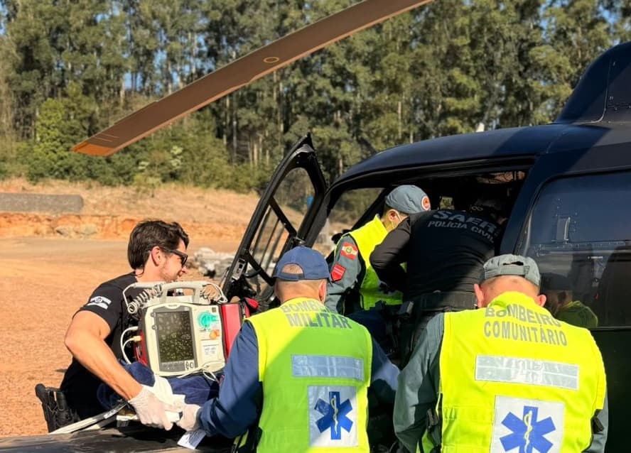 Rapaz de 16 anos sofre queda de 10 metros em Modelo