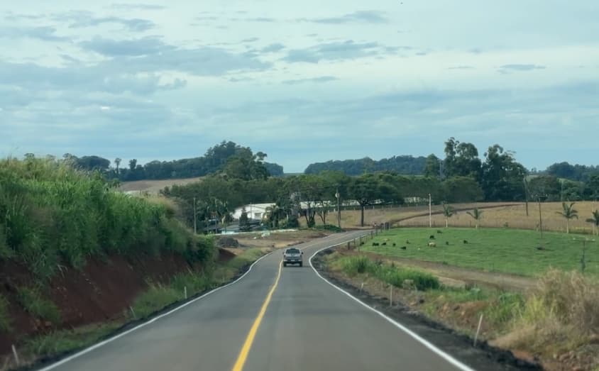 Comunidade comemora asfalto que liga Saudades e Pinhalzinho