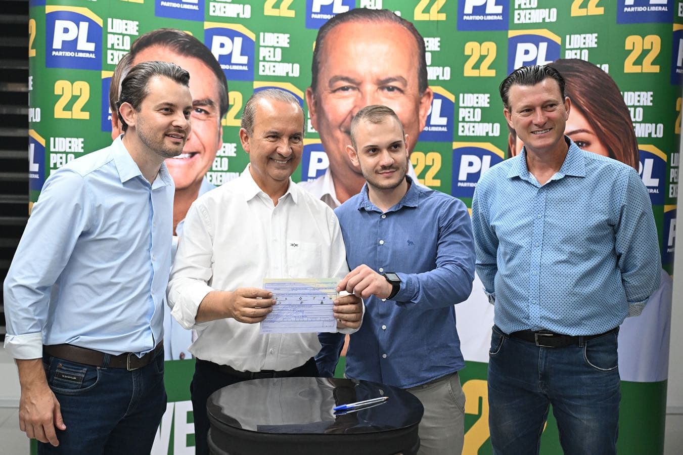 Eugênio e Deja anunciam troca de partido