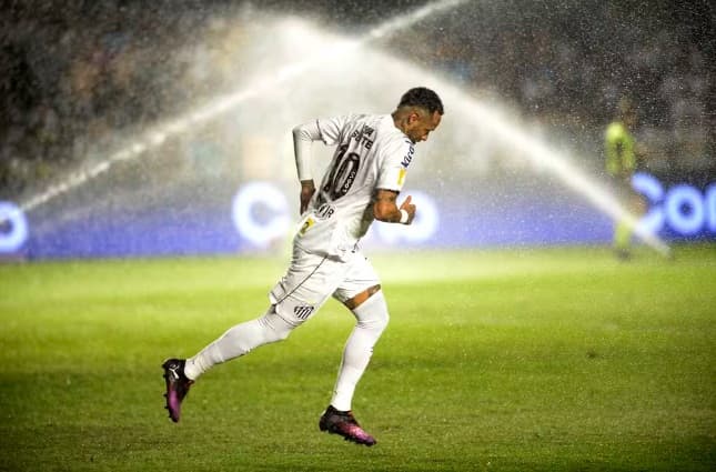 Volta de Neymar ao Santos traz esperanças ao futebol brasileiro