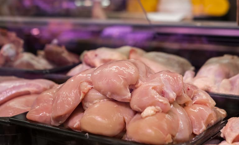 Rússia e mais três países flexibilizam regras para importação de frango do Brasil