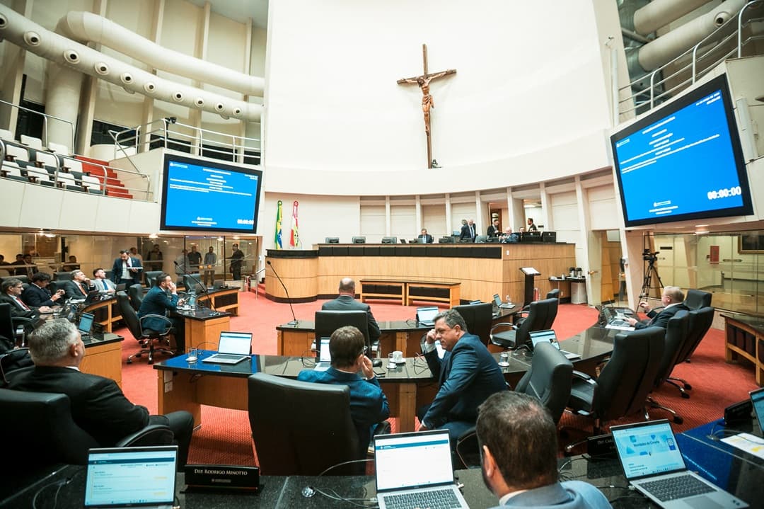 Aprovado PL para plano de crises nas escolas de SC