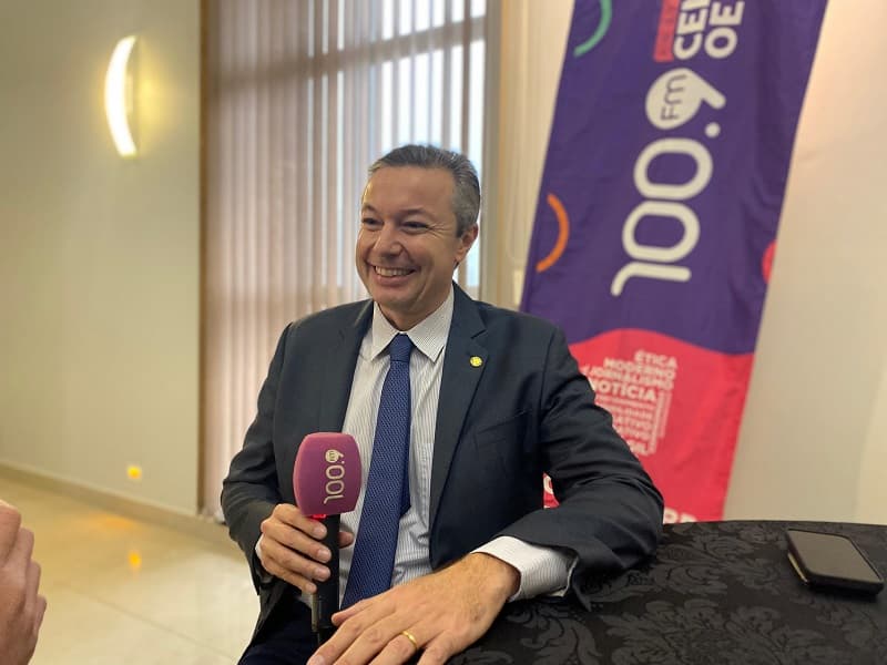 Deputado Napoleão Bernardes propõe mudança no Programa Universidade Gratuita