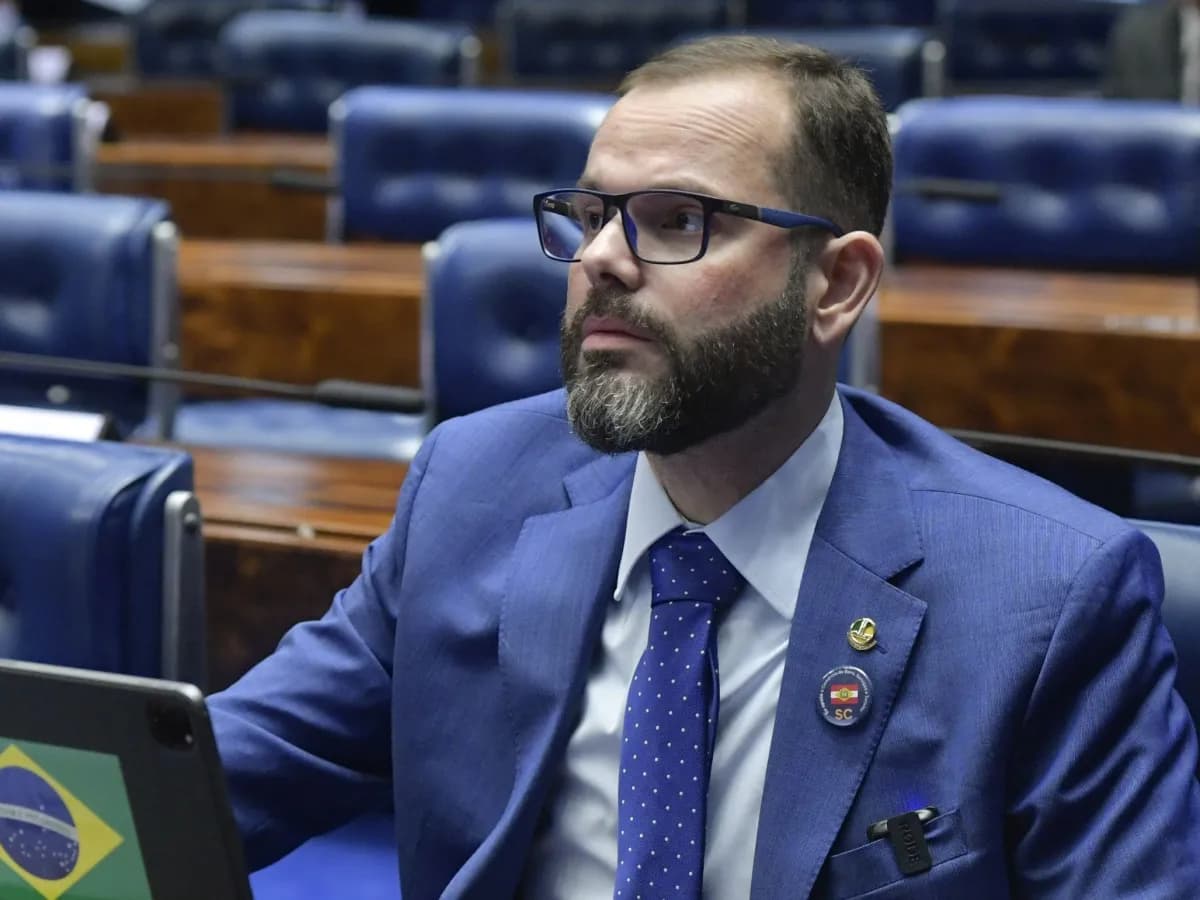 Seif vai processar Mauro Cid