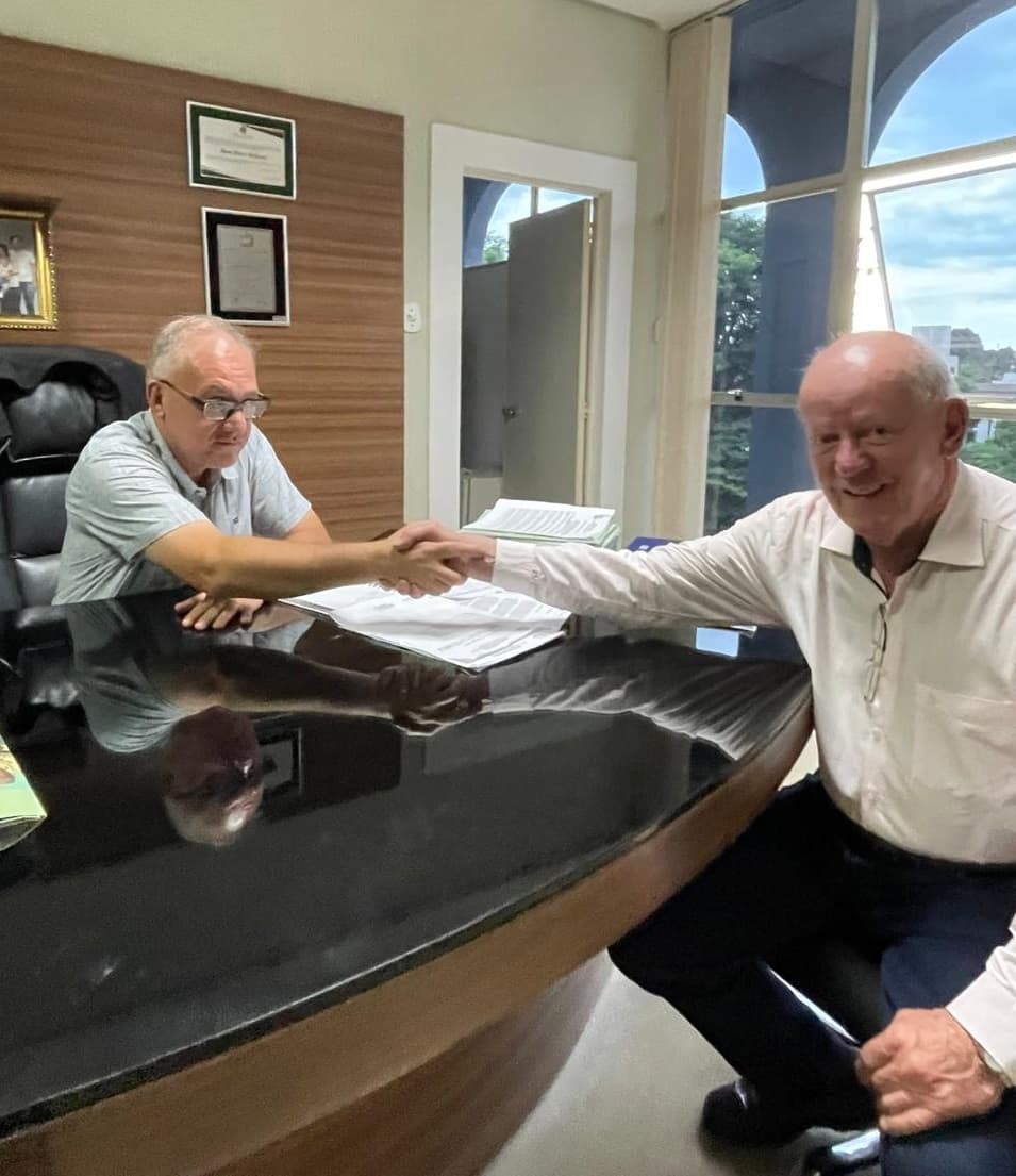 Deputado Marcos Vieira faz visita ao prefeito Cena