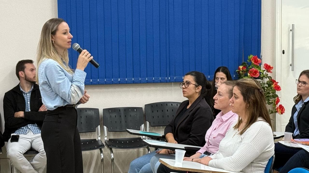 Nos 100 dias de governo, Barbara e Alan renovam compromissos assumidos