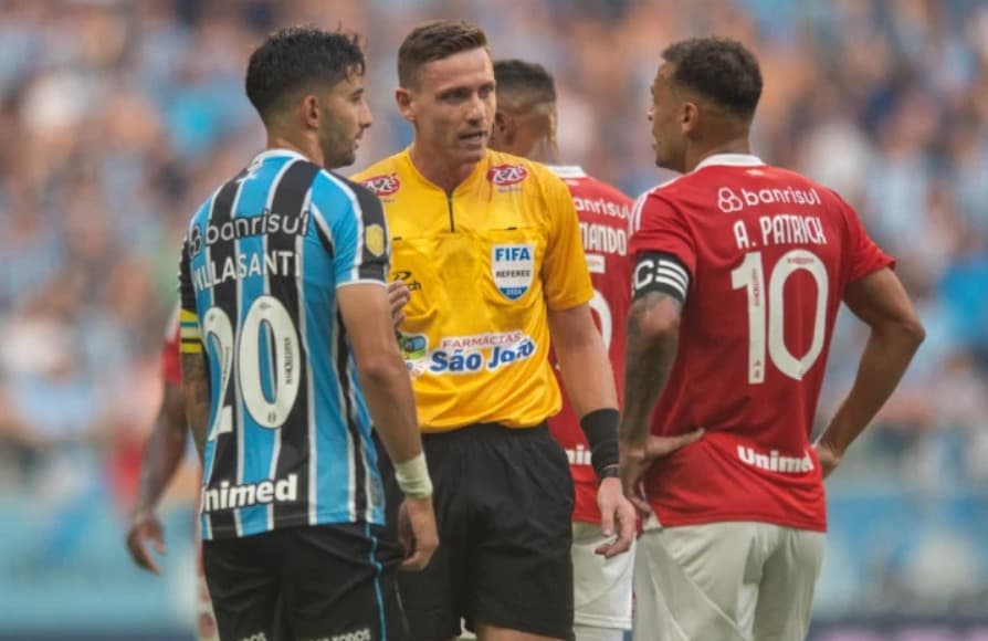 Grêmio e Internacional se enfrentam em clássico pelo Brasileirão