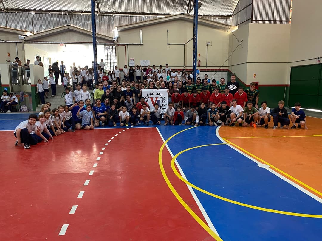 Pinhalense Futsal Zagonel participa dos Jogos Interclasses na Escola Vendelino Junges