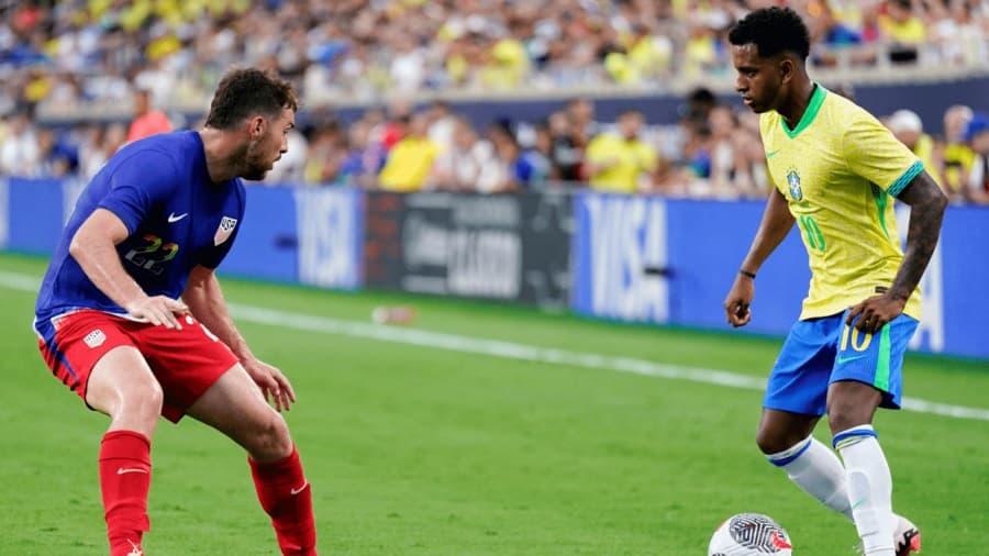 Encher um time de atacantes não é sinônimo de gols