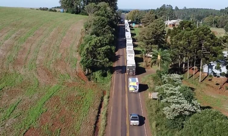 Chapecó envia novo comboio com 20 caminhões de donativos ao RS