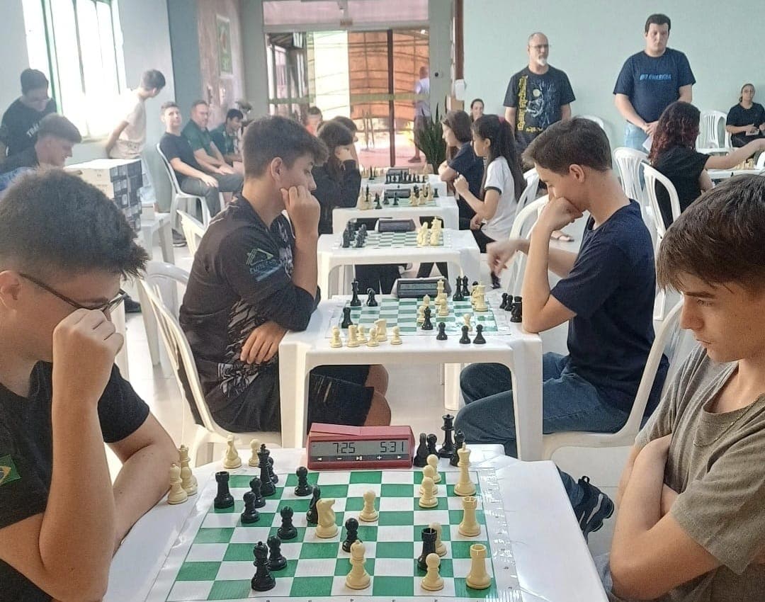 Chapecó realiza etapa municipal de Xadrez dos Jogos Escolares de Santa Catarina