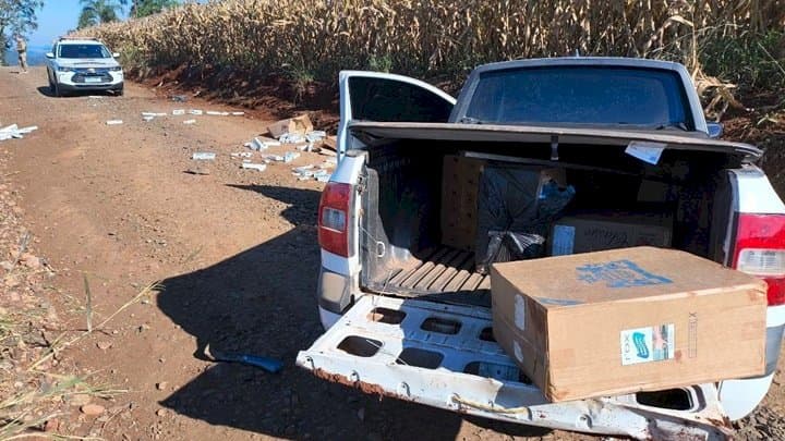 PM pega Saveiro lotada de cigarros paraguaios