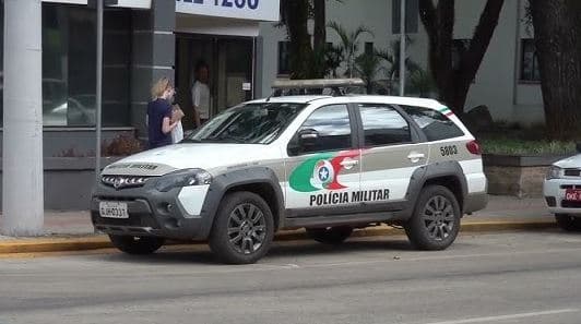 Bebê de oito meses morre com sinais de agressão na região
