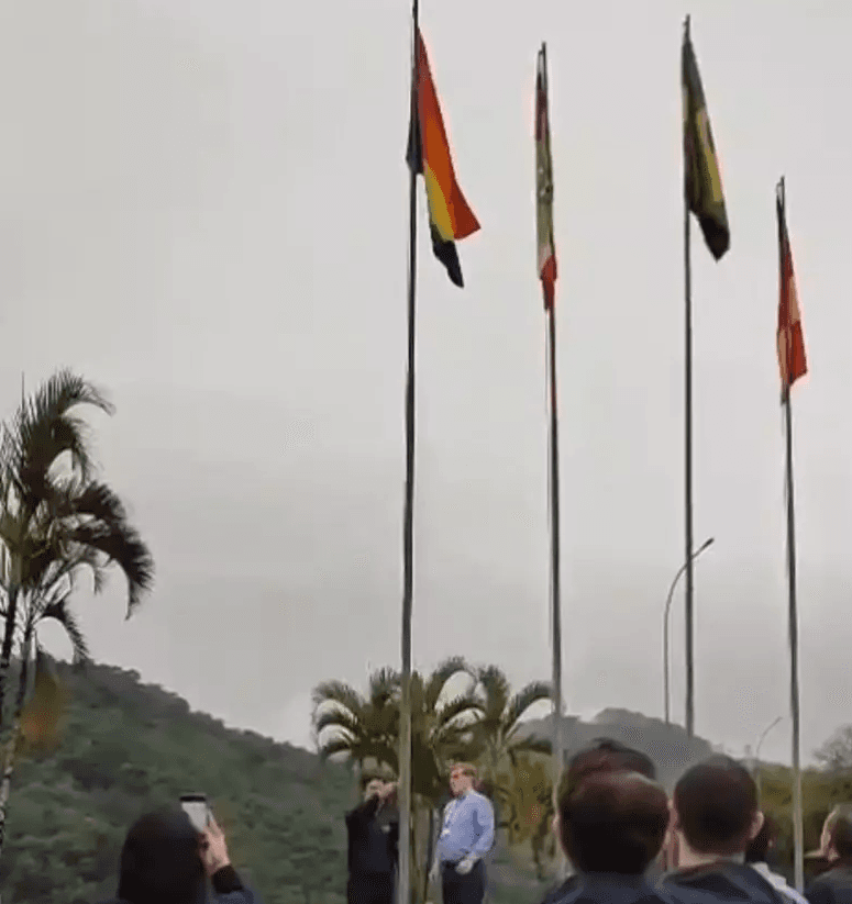 Bosch hasteia bandeira LGBTQIA+ em Santa Catarina