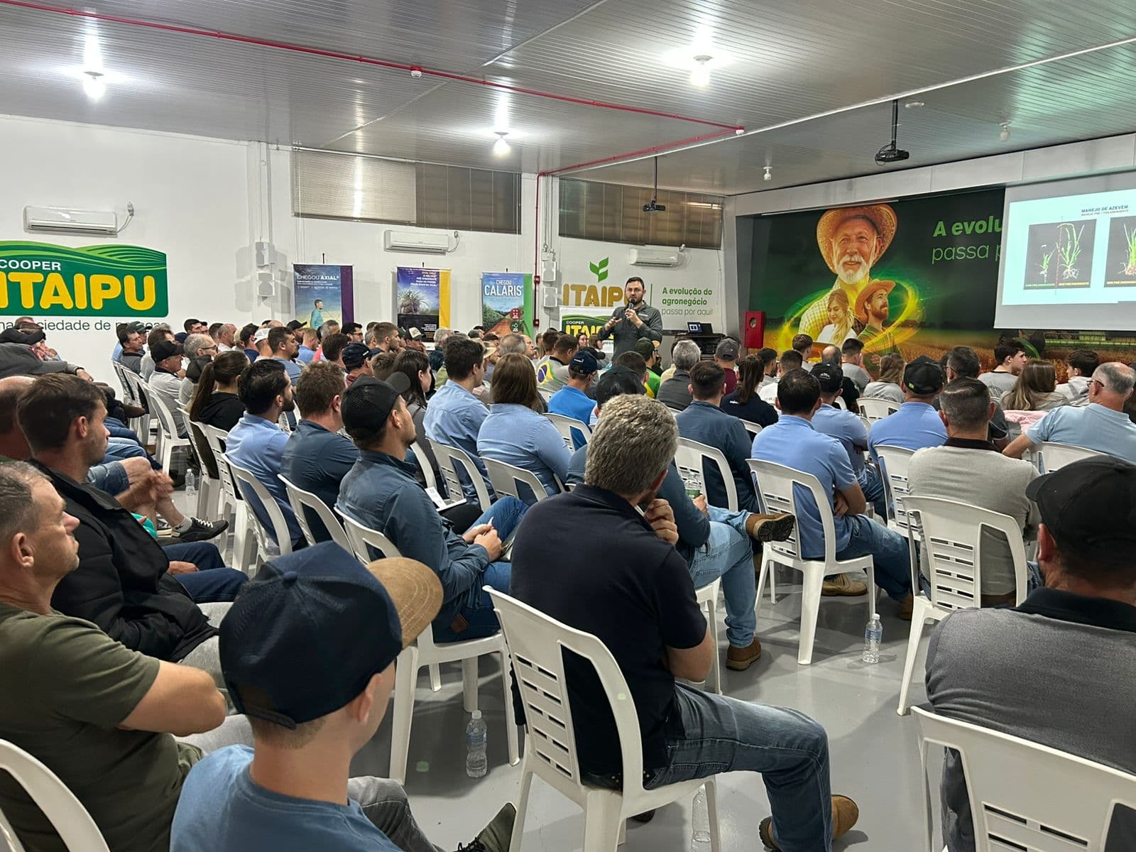 Cooper Itaipu promove palestra sobre manejo sustentável de plantas daninhas