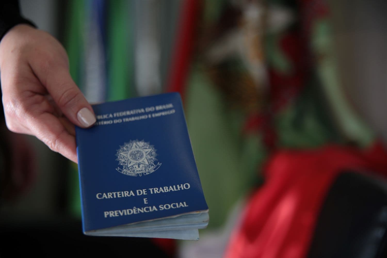 O Bolsa Família precisa ser ponte, não porto: o trabalho é o caminho para a emancipação