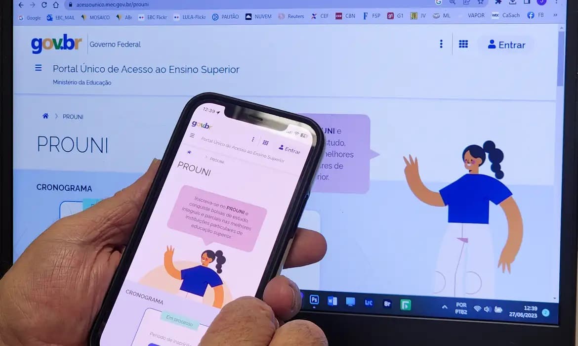 Prouni abre caminho para o acesso ao ensino superior por meio da plataforma digital (Foto por Rafa Neddermeyer/Agência Brasil)