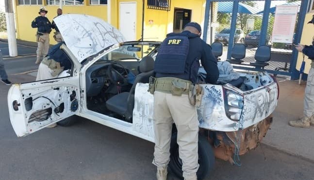 Veículo estava sem condições de rodar (Foto: PRF)