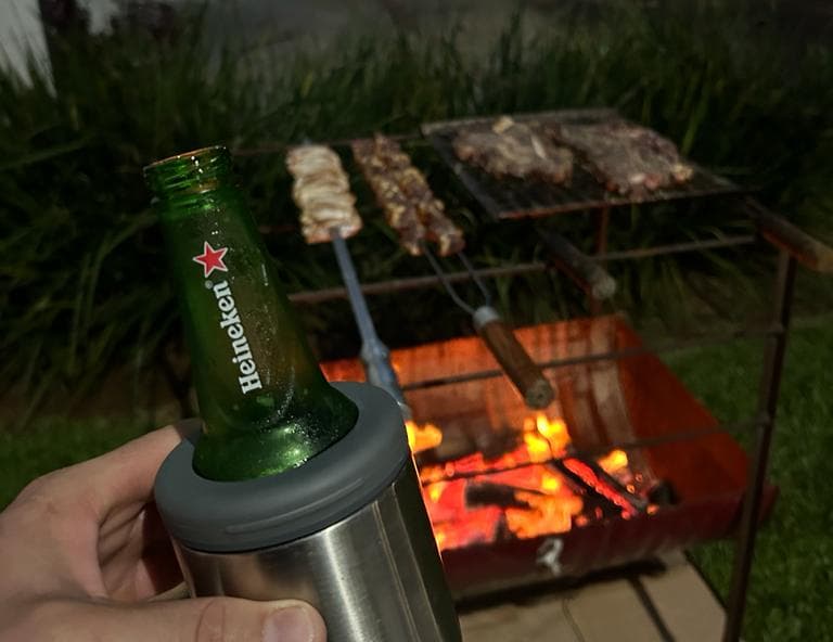 Churrasco com cerveja é a paixão de muitos brasileiros (Foto: Reprodução/Redes Sociais)