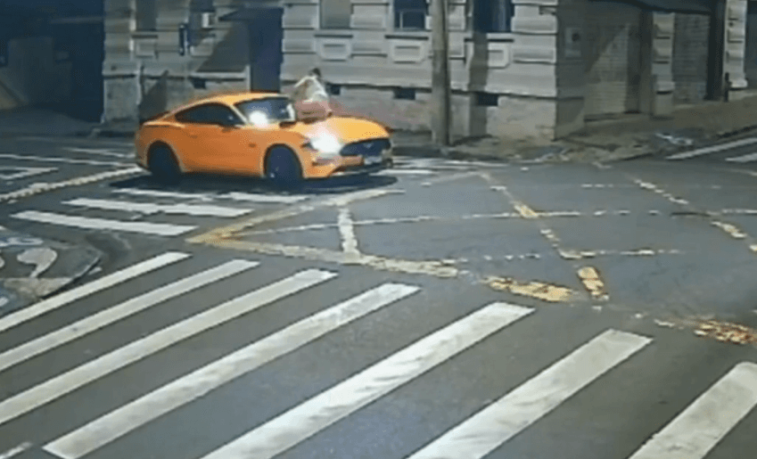 Caso foi registrado na cidade de Ponta Grossa (Foto por Câmeras de segurança)